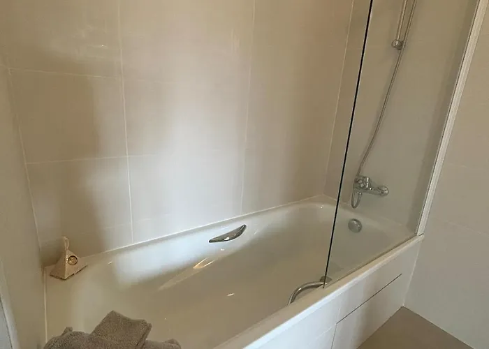 Le Syracuse Apartment *